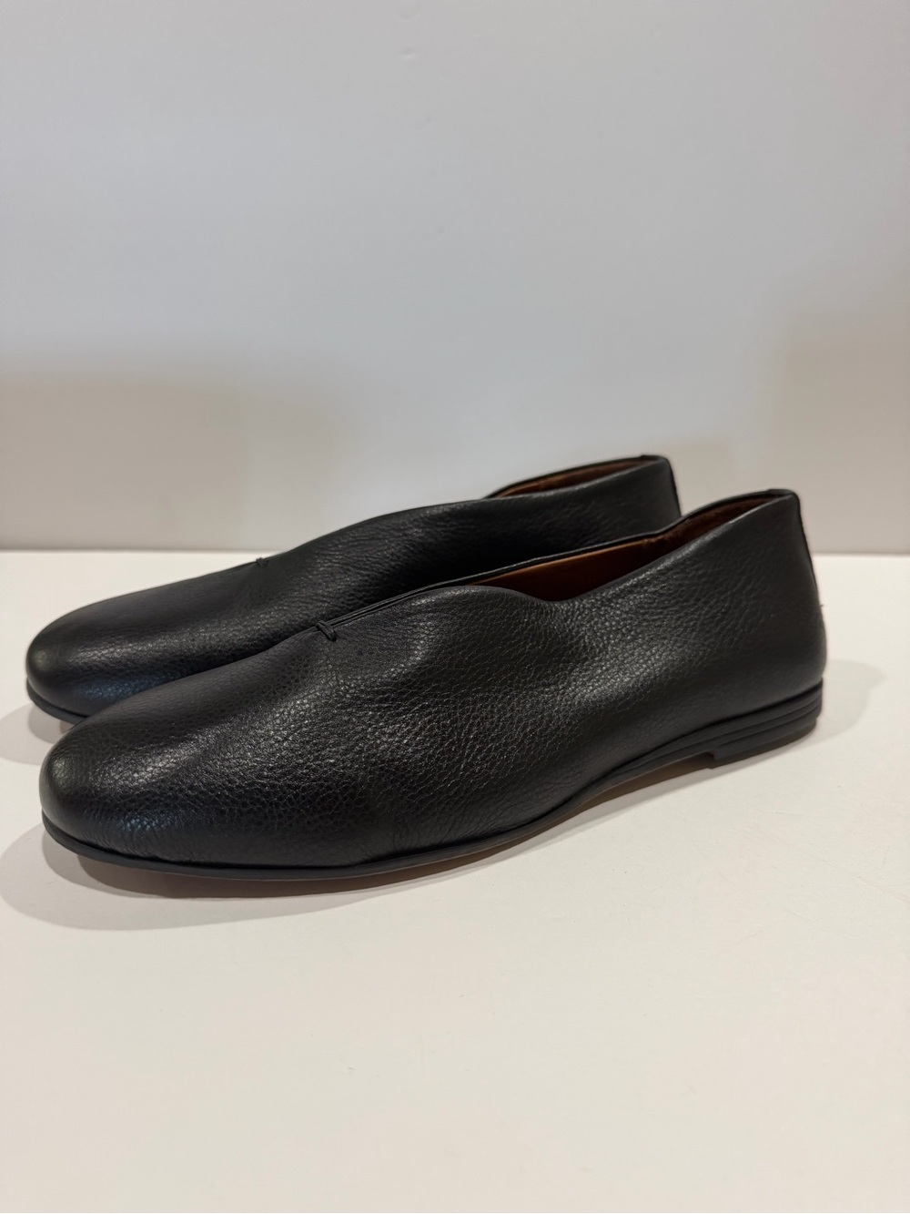 Miz Mooz Womens Etta Black Casual Flats Size US 8.5/ EUR 39